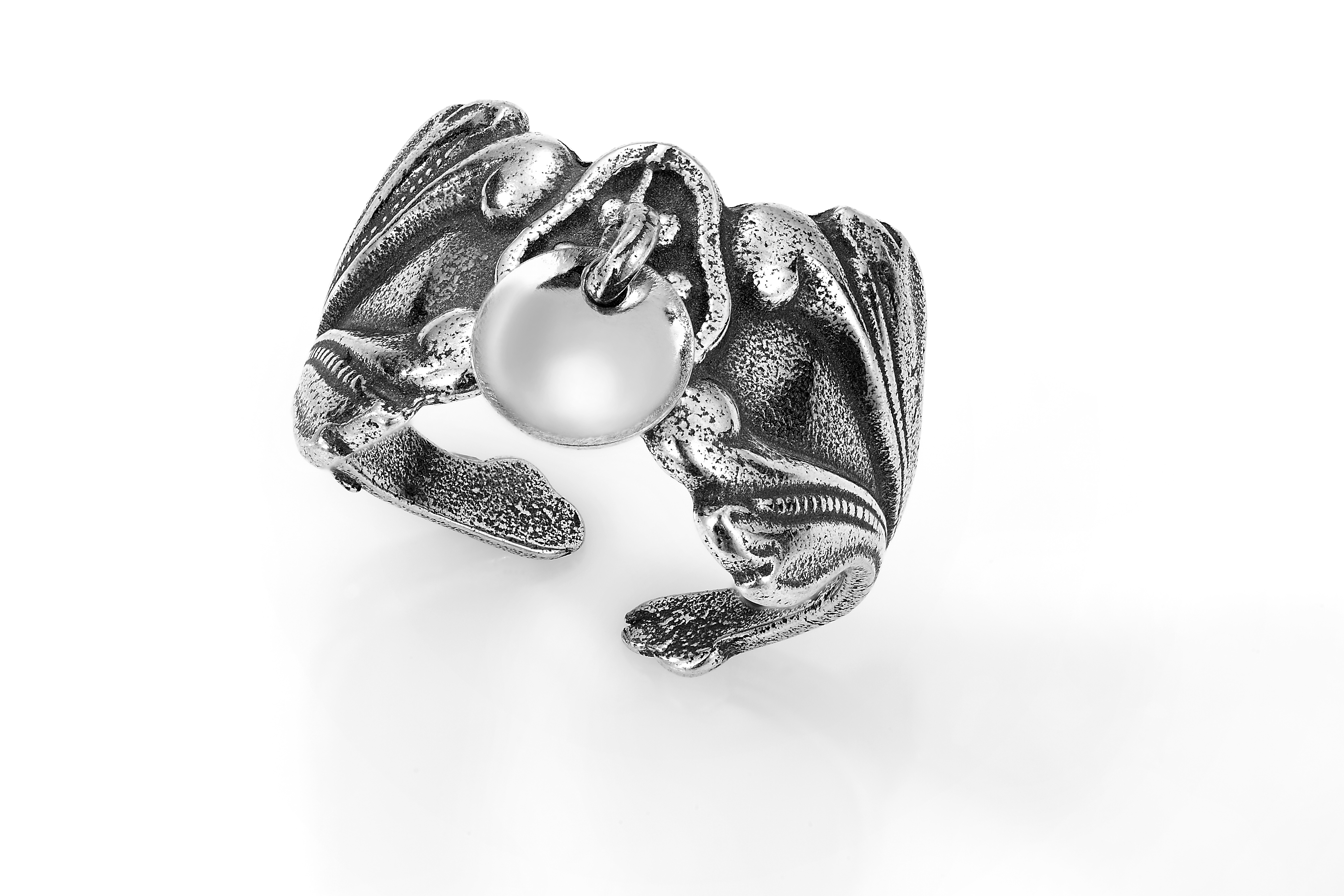 Haakonsen bunad ring med løv.