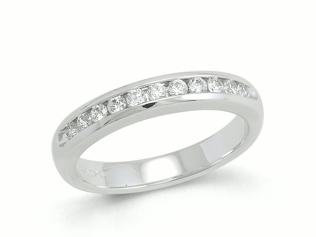Haakonsen Lena rekke ring i hvitt gull med diamanter 0.33 ct