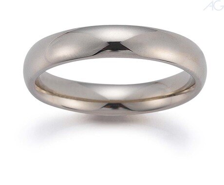 Forlovelsesring i hvitt gull.