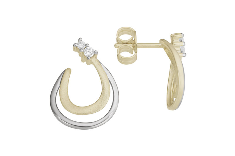 Haakonsen ørepynt i gull med diamanter.