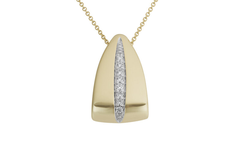 Haakonsen anheng i gull med diamanter.