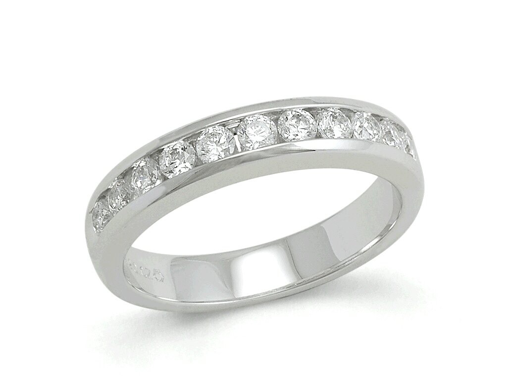 Haakonsen Lena rekke ring i hvitt gull med diamanter 0.62 ct.